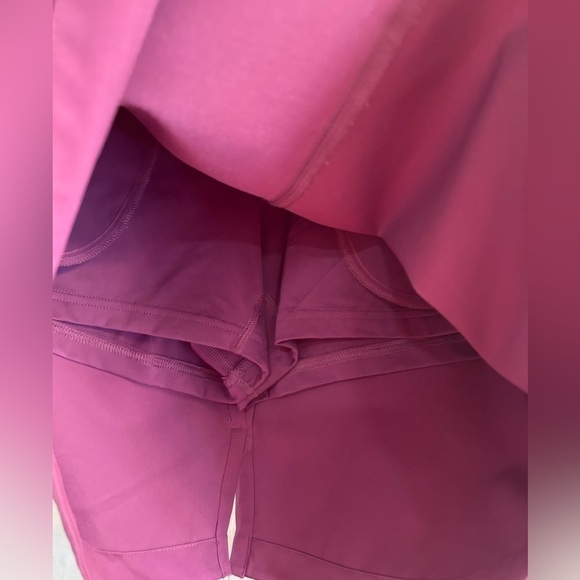 Under Arnour women’s Links woven golf performance skort in purple Sz-8. L19 - Picture 5 of 9